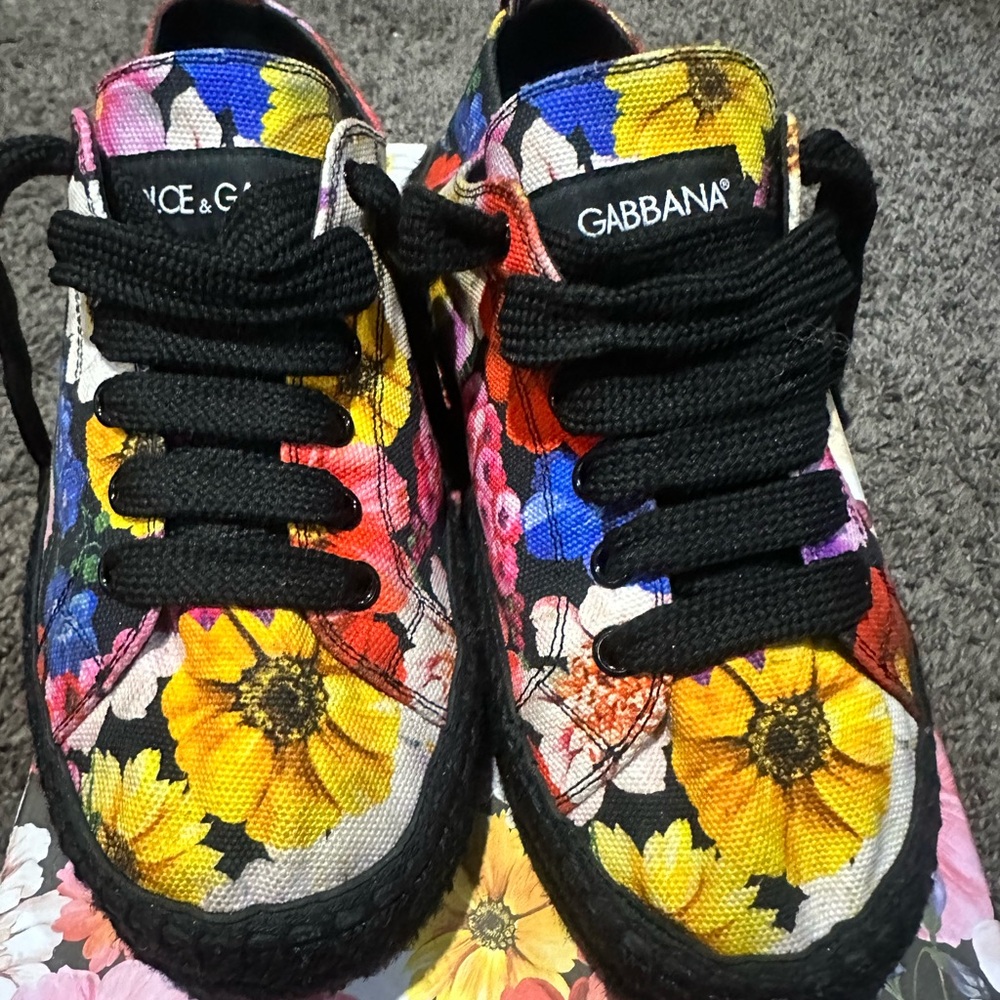 Dolce and Gabbana floral multicolor Sneaker sz Euro 37/ US 7